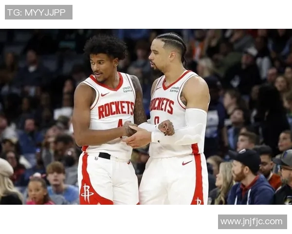 火箭取胜马刺守住西部第三，激动人心的季后赛席位争夺战